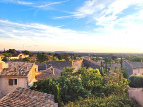 Cœur de village, vue sur le Luberon